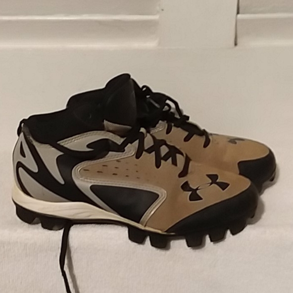 Under Armour Football Cleats - Picture 1 of 4